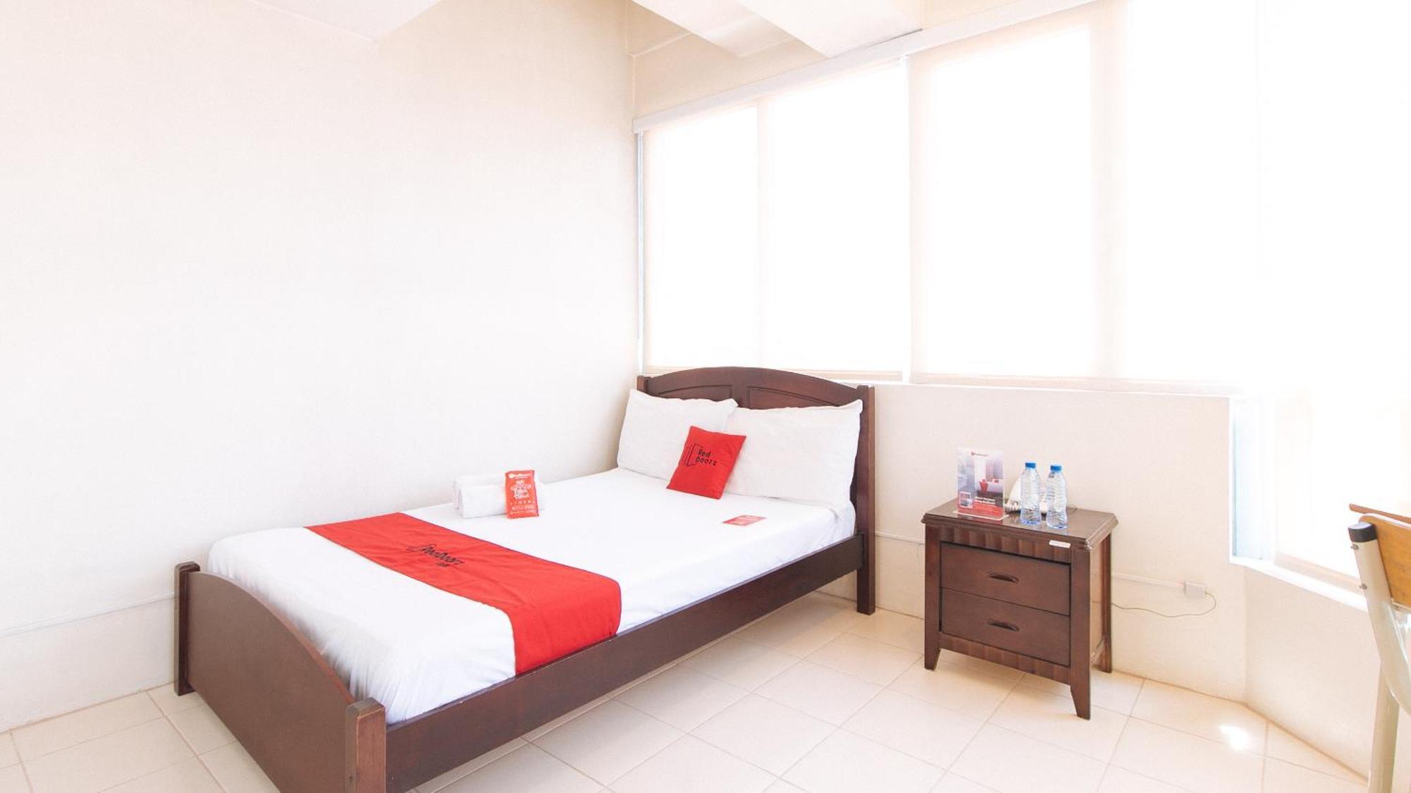 Reddoorz Plus @ E Rodriguez Corner Banawe Quezon City Exterior foto
