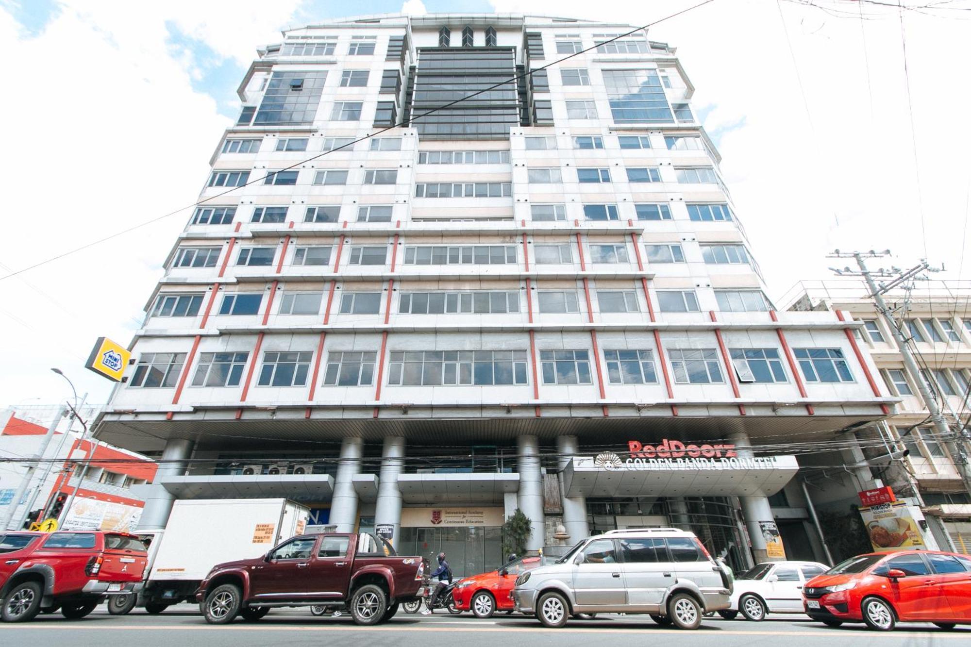 Reddoorz Plus @ E Rodriguez Corner Banawe Quezon City Exterior foto