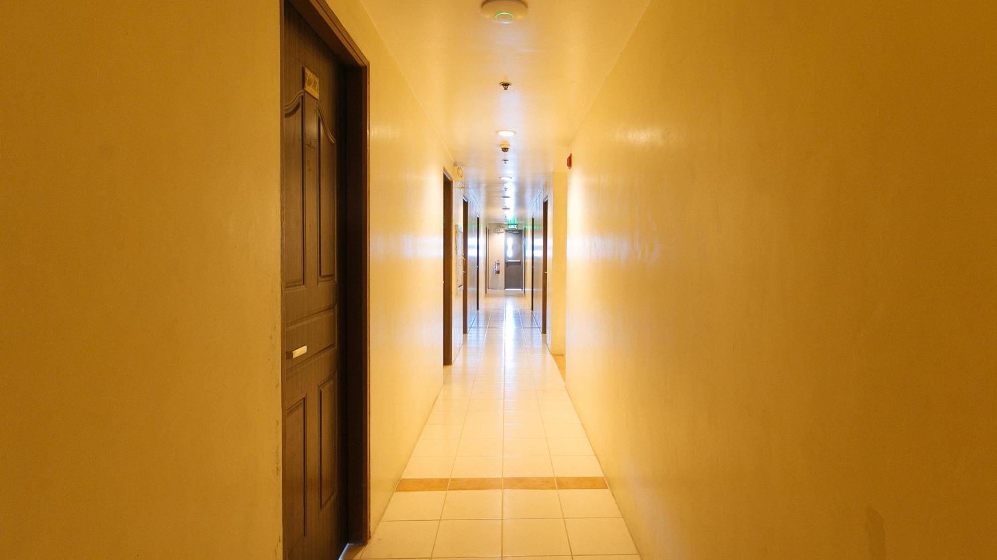 Reddoorz Plus @ E Rodriguez Corner Banawe Quezon City Exterior foto
